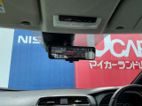 スマートルームミラーで後部座席に同乗者がいても後方視界がしっかりと確保できます☆