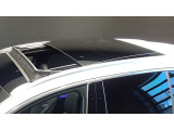 新車でも、サーティファイドカーでも、メルセデスのオーナーになるということは、メルセデスならではの安心と信頼をご購入いただくということ。私たちはそう考えます。