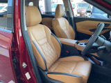 快適に運転できるドライブポジション!シートリフターもあるので無理のない運転姿勢がとれます。パワーシート(スライド、リクライニング、リフター、サイサポート)