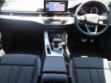 Audi正規ディーラーが高品質をお約束。高度な訓練・教育を受けたAudi専任メカニックが、100項目にもおよぶ精密な点検を実施。すべてクリアしたAudi車だけ、あなたのお手元に届けられるのです