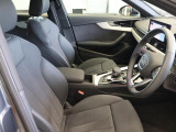 Audi正規ディーラーが高品質をお約束。高度な訓練・教育を受けたAudi専任メカニックが、100項目にもおよぶ精密な点検を実施。すべてクリアしたAudi車だけ、あなたのお手元に届けられるのです