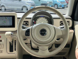 ステアリングもスベスベできれいです!