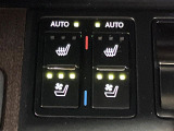 【シートベンチレーション】夏場は涼しい風でお尻や背中の熱やムレを防ぎ、冬はエアコンよりも早く温まってポカポカに!季節を問わず快適に過ごせます。