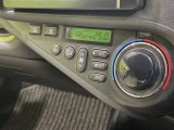【オートエアコン】一度お好みの温度に設定すれば、車内の温度を検知し風量や温度を自動で調整。暑い…寒い…と何度もスイッチ操作をする必要はありません。快適な車内空間には必須の機能ですね♪
