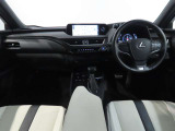 【内装】レクサスは内装のデザイン、材質等にまで拘っています。一度実車をご覧ください!