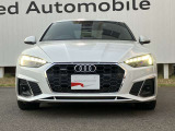 Audiが最初に採用したLEDポジショニングランプ。シャープなラインで昼間でも点けていたいと思うほど上品でオシャレです。夜間走行時はさらに目立ちます!