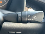 【オートライト(AUTO)】外の明るさをシステムが感知して、自動でヘッドライトが点灯します!ヘッドライトをつけ忘れを防ぐ便利機能です。