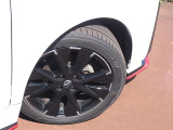 2025年製205/50R17タイヤ& NISMO専用17インチアルミホイール(17×7J)です。スタッドレスタイヤや各種オプションのご注文も承っております(^^)!