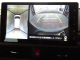 バックガイドモニターで、後方を確認しながら安心して駐車することができます。運転初心者も熟練者も必須の機能ですよ!