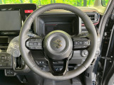 【純正革巻きステアリング】上質な革を使用することで、手にしっかり馴染みとても運転しやすいハンドルです♪