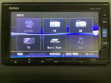 ナビゲーションはフルセグTV対応のGathers純正メモリーナビを搭載しています。Bluetoothオーディオ機能がありますので、スマートフォンなどの音楽も再生できます。