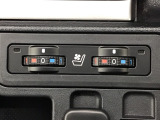 シートに直接装備してシートを冷やしたり温めてくれるシートエアコン付きです!