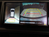 バックガイドモニターで、後方を確認しながら安心して駐車することができます。運転初心者も熟練者も必須の機能ですよ!