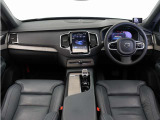 ボルボのフラッグシップモデル、プレミアム・7シーターSUV XC90。Googleを搭載し、ラグジュアリーを極めたSUVで、至福の時をお過ごしください。