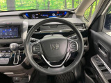 【純正革巻きステアリング】上質な革を使用することで、手にしっかり馴染みとても運転しやすいハンドルです♪