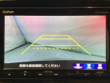 バックでの車庫入れも安心です! リアカメラが付いているバックモニター付のナビを装備しております。操作線もついており距離感も画面から確認できます。