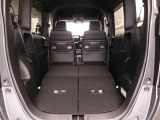 リアシートを使用しない時はこの通り更に広々ラゲッジスペースの出来上がりです、たくさんの荷物が積み込み可能です!