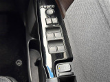【シートヒーター】シートを温めてくれる暖房機器です!長時間座っていると負担が掛かりやすい背中や腰、または冬場などの寒い日に冷えやすい脚部に快適なぬくもりを伝えます。