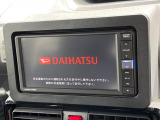 【純正ナビ】人気の純正ナビを装備しております。ナビの使いやすさはもちろん、オーディオ機能も充実!キャンプや旅行はもちろん、通勤や買い物など普段のドライブも楽しくなるはず♪