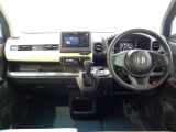 Honda車が初めての方にも扱いやすく分かりやすいインパネ周りと各種スイッチ類です。