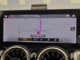 ●純正ナビ:一体感のあるナビは、高級感ある車内を演出してくれます。オーディオ機能も充実しておりますので、運転もより楽しめます♪
