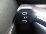 充電用USB端子(Type-C)が2箇所装備されています。