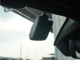 ◆ドライブレコーダー◆映像・音声などを記録する自動車用の装置です。 もしもの事故の際の記録はもちろん、旅行の際の思い出としてドライブの映像を楽しむことができます。