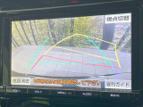 【バックカメラ】駐車時に後方がリアルタイム映像で確認できます。大型商業施設や立体駐車場での駐車時や、夜間のバック時に大活躍!運転スキルに関わらず、今や必須となった装備のひとつです!