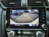初心者の方や運転が苦手な方でも安心して駐車ができるリアカメラです。