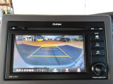後方確認はバックカメラにお任せ♪後退時に便利で、駐車が楽になります♪