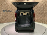 ■充実のアフターサービス■ 車の販売はもちろん、自社整備工場・自社鈑金工場・オイル交換&点検専門店舗を完備しておりますので納車後もお客様のカーライフをトータルでサポートいたします。