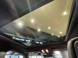 車両は屋内展示しておりますので天候に関係なくごゆっくりコンディションご確認頂けます。車両を倉庫へ保管している場合が御座いますのでご来店前に在庫確認頂けると幸いです。TEL072-784-8800