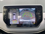 上からまる見え!全周囲カメラの画像です。純正ナビに映してあります。お車を真上から見たような映像をミラーやナビ画面に映し出す事によって、車両の周囲を確認し、駐車時や発進時の運転をサポート。