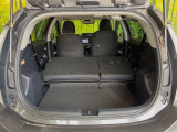 普段のお買い物や通勤、送迎等に十分な荷室スペースを確保しております。セカンドシートを倒すと、大きな荷物の積載も可能です♪