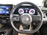 運転が楽しくなる明るく開放的な運転席まわりです。
