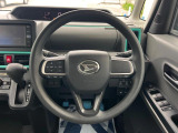 インテリアに合わせたデザインのステアリングは、運転される方のことも考え、運転しやすい形状、大きさです。是非一度、実際に触ってお確かめください。