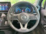 インテリアに合わせたデザインのステアリングは、運転される方のことも考え、運転しやすい形状、大きさです。是非一度、実際に触ってお確かめください。