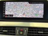 iDriveHDDナビゲーションになります。操作はコントローラーとタッチパネルにて操作いただけます。