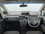 納車前室内クリーニングで綺麗な車内♪内装の見た目はもちろん、除菌・消臭もバッチリ!小さなお子様がいらっしゃるお客様にも大変ご好評いただいております!