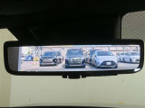 車両後方の視界をクリアに映し出す「デジタルインナーミラー」搭載です。