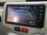 バックカメラもついておりますので、駐車時も安心です。