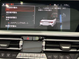 衝突被害軽減ブレーキと車線逸脱警告がついています。