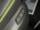 【メモリー機能付きパワーシート】ドライバーごとに設定したシート位置を記憶して、ボタン一つで切り替えできる便利な機能!運転する方が複数名いらっしゃるご家庭におすすめです♪