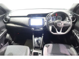 ☆運転中、ずっと視界に入るインストルメントパネル周りは、操作性が良く、機能性に優れ、尚且つ高級感もあるデザインですよ☆