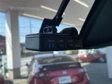 【ドライブレコーダー】映像・音声などの運転中の記録を残します。事故などを起こした起こされた時の証拠になりえますので、もしも時でも安心ですね。