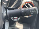 【オートライト(AUTO)】外の明るさをシステムが感知して、自動でヘッドライトが点灯します!ヘッドライトをつけ忘れを防ぐ便利機能です。