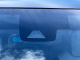 【トヨタセーフティセンス】走行中に前方の車両等を認識し、衝突しそうな時は警報とブレーキで衝突回避と被害軽減をアシスト。より安全にドライブをお楽しみいただけます。