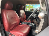 運転席シート廻りは使用感も少なく、良好な状態となっています。丁寧に使われていたことがよくわかりますね。