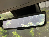 【デジタルインナーミラー】後席の大きな荷物や同乗者で後方が確認しづらい時でも安心!カメラが撮影した車両後方の映像をルームミラー内に表示。クリアな視界で状況の確認が可能です!