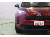 デザイン性の高いヘッドライトは環境に優しく経済的なLEDです。周囲の明るさを感知して点灯・消灯するオートライト搭載。オートハイビーム機能も搭載していますので面倒なヘッドライトの切替えは不要です。